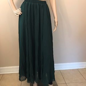 V28 skirt
